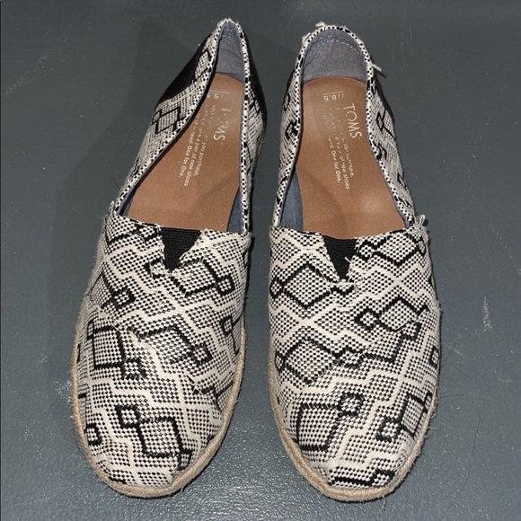 TOMS Black & White Cream Woven Slip On Shoes 8.5